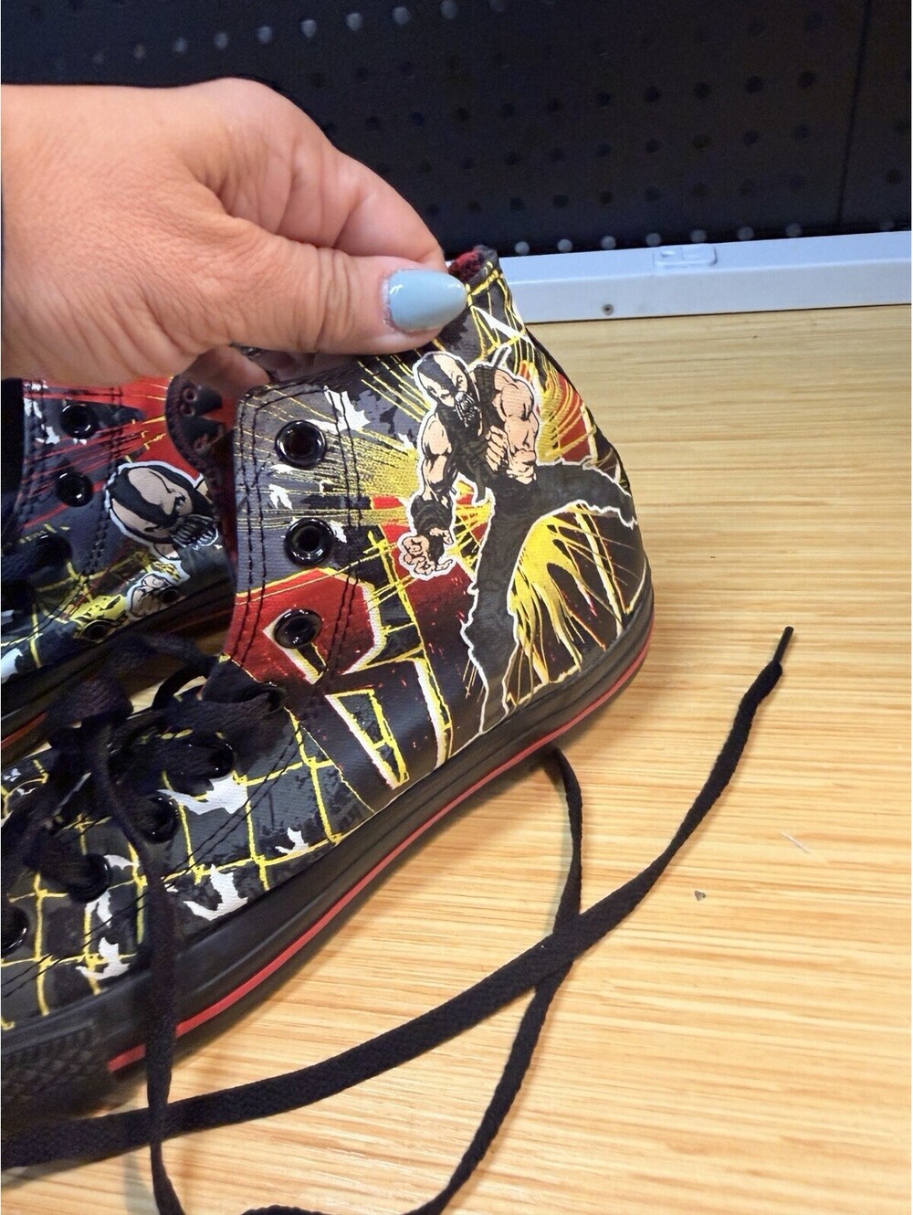 Converse All Star Chuck Taylor's The Dark Knight Rises Bane Men 8 Women 10 Shoe - Picture 6 of 16